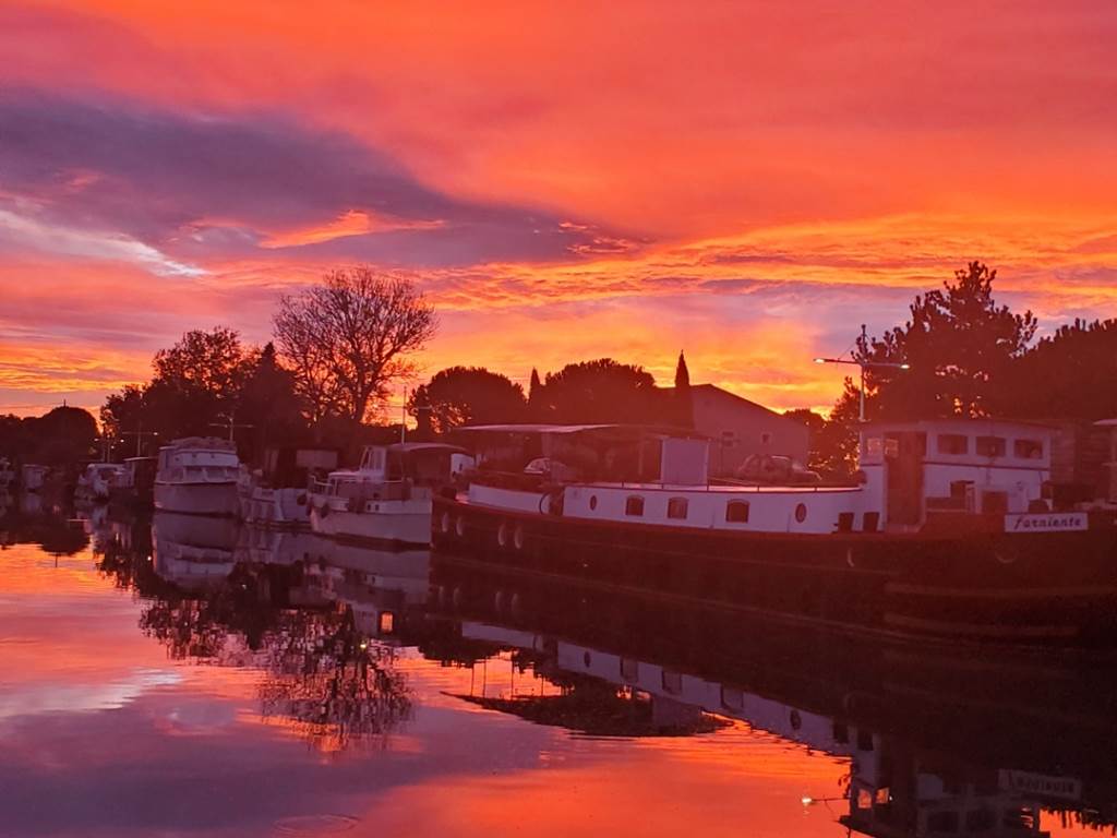 coucher de soleil sur la péniche