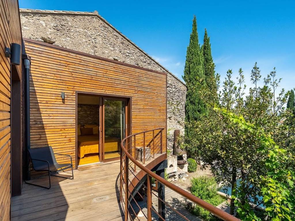 62B21B11-A9B4-48E3-A838-A99DB073E3A5_1_105_c