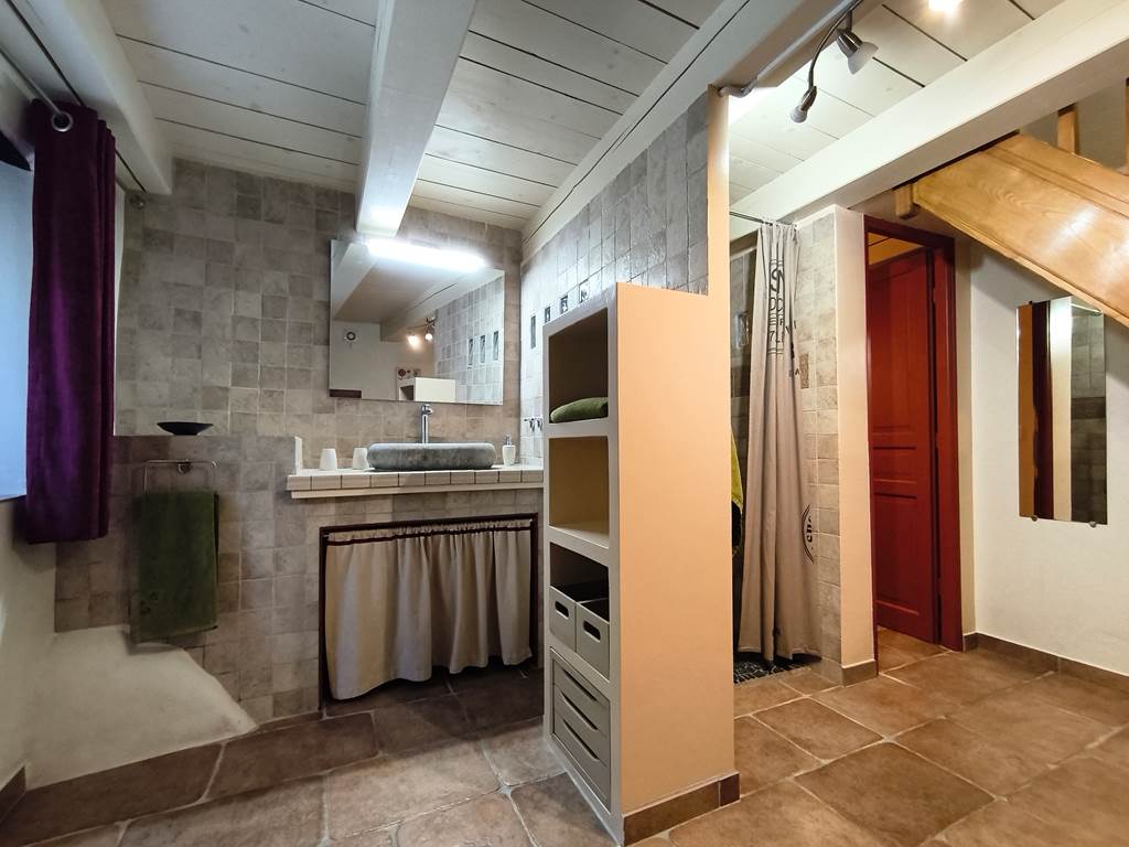 Salle de bains chambre de L Esquirol