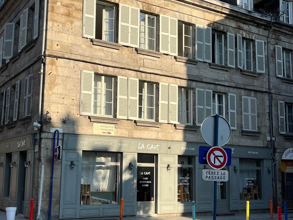 f0409f5c-fc40-4d9f-9693-c7bacfd94db7 2