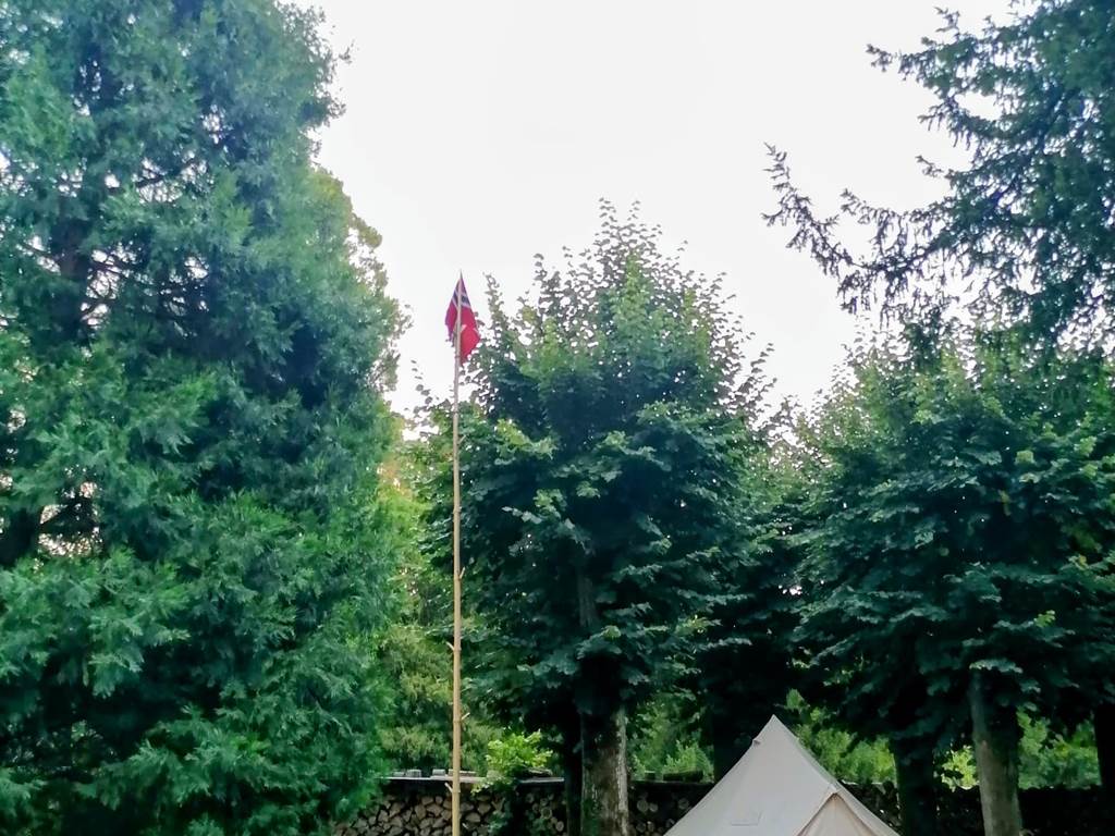 260706_Tente drapeau