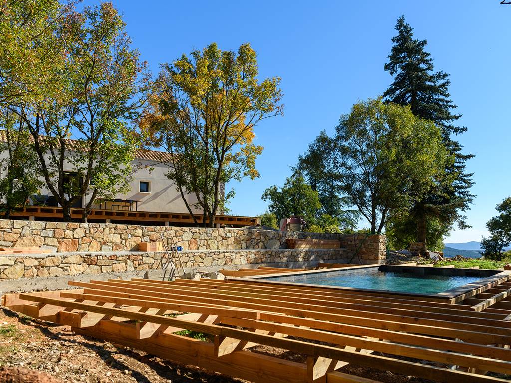 terrasse piscine en cours de construction (octobre 2025)