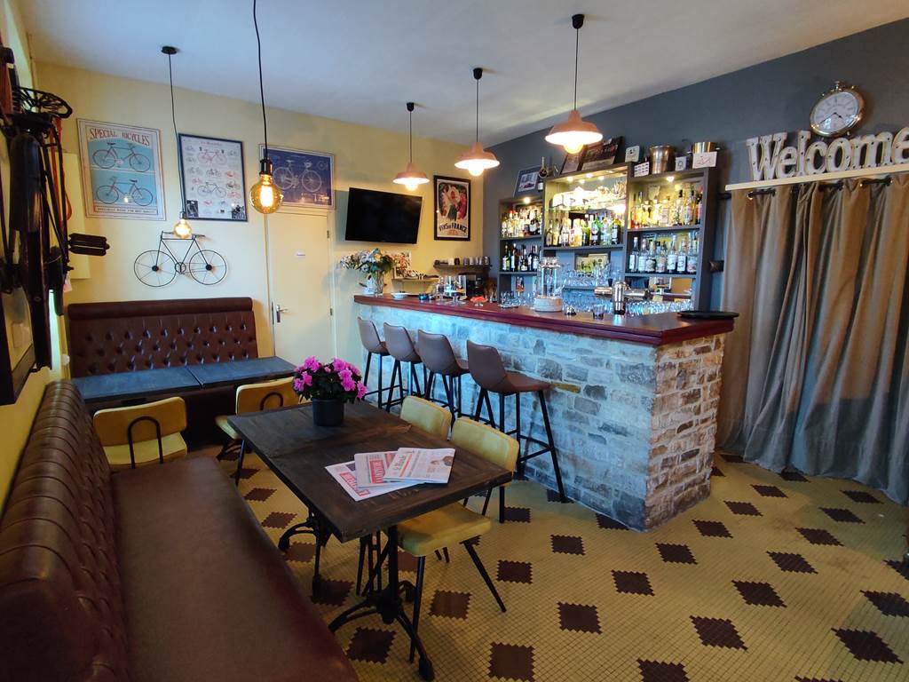 bar