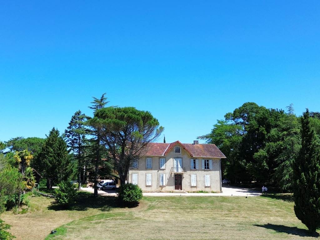 dji_fly_20260614_MAISON ET PARC - retouche