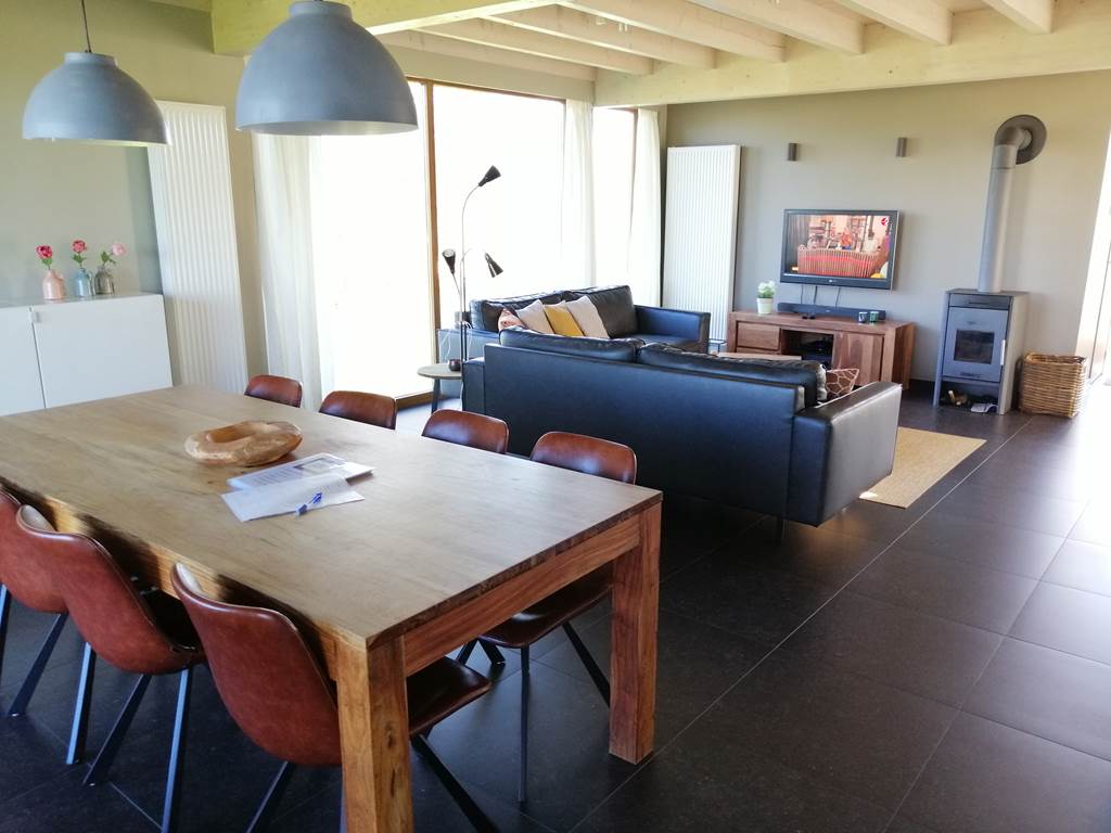 Table à manger, coin salon