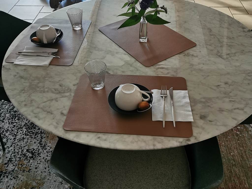 Table petit déjeuner intérieur