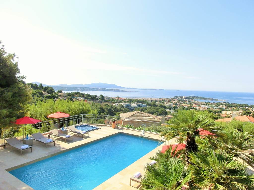 Terrase vue mer avec piscine Villa Azur Golf Var Bandol