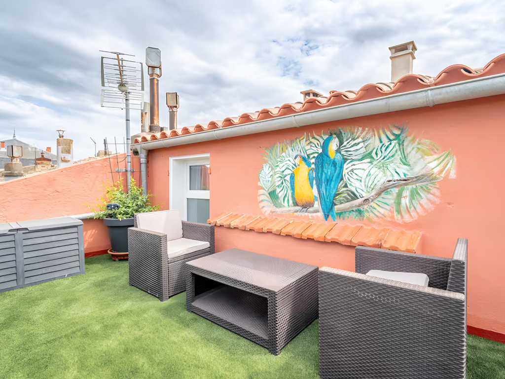 rooftop-prive-mur-fresque-artistique-gite-olonzac