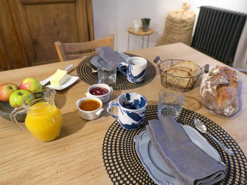 petit-dejeuner-chambres-dhotes-les-tilleuls-de-saint-jean