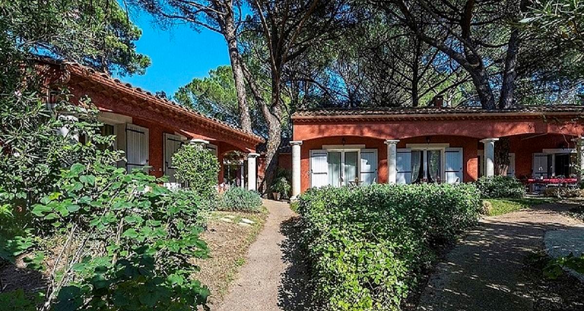 130 La Bastide des Pins et son jardin