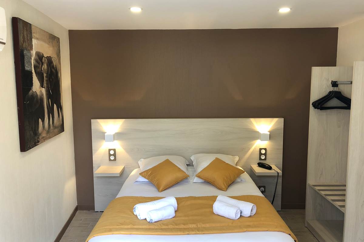 Chambre double patio, climatisée, rénovée, à Boulazac, Périgueux
