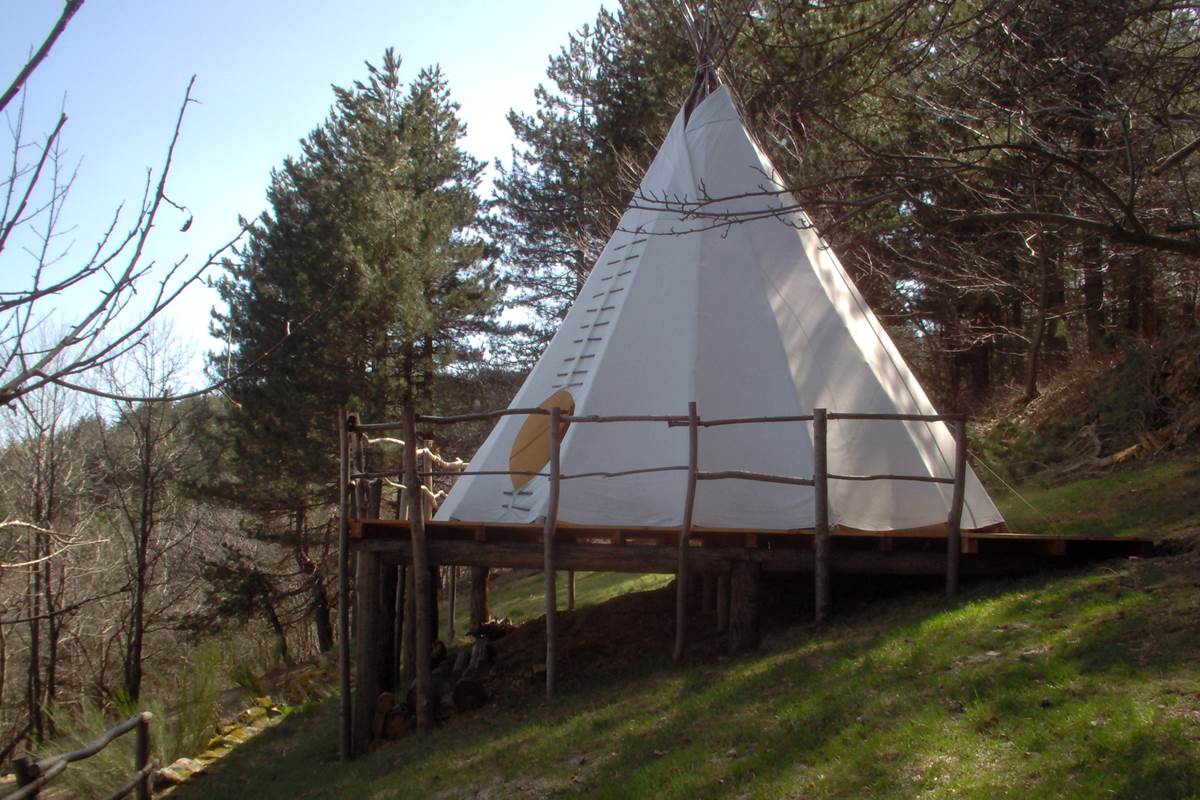 asinerie-badjane-tipi-cheyenne-exterieur