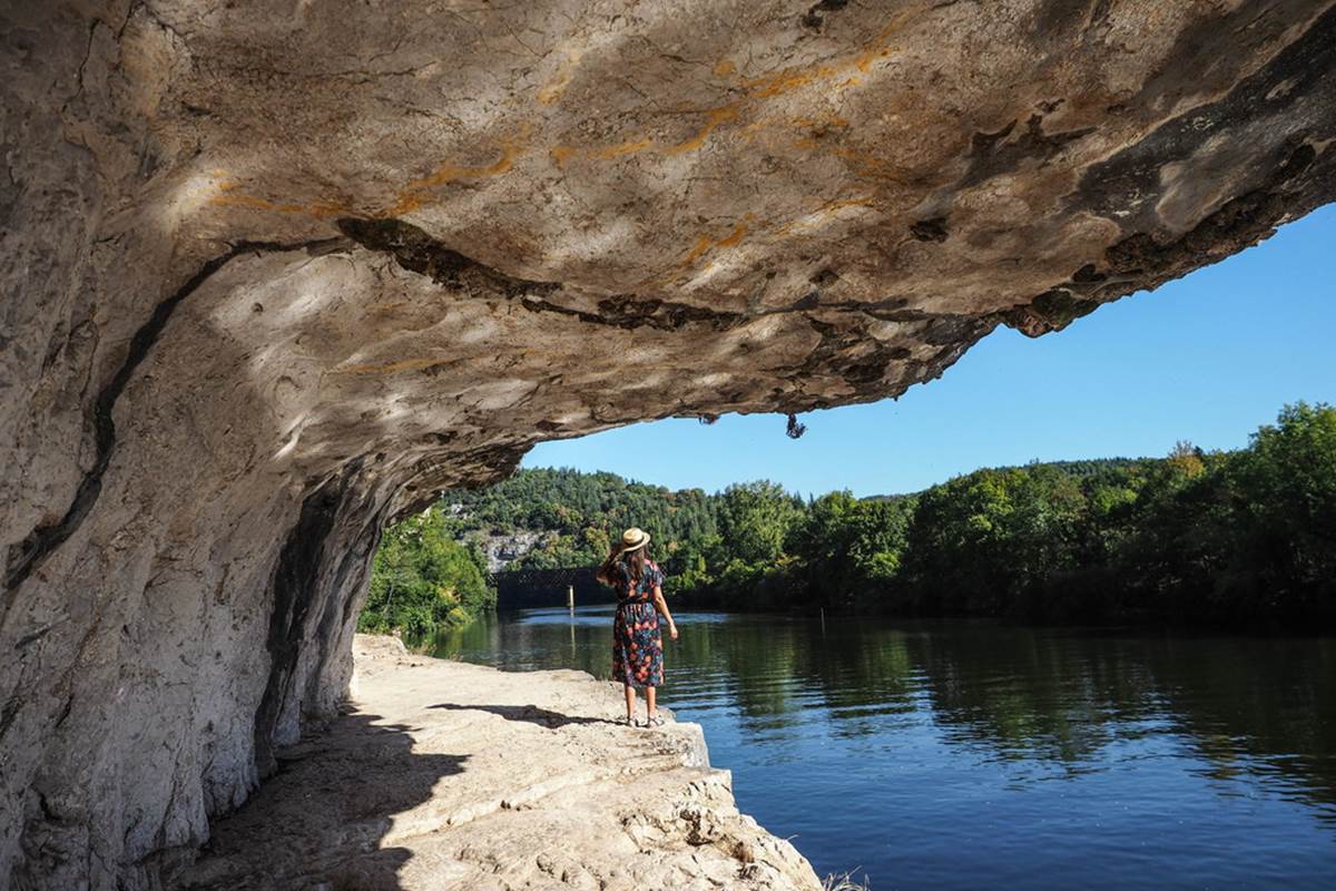 Chemin de halage à Bouziés