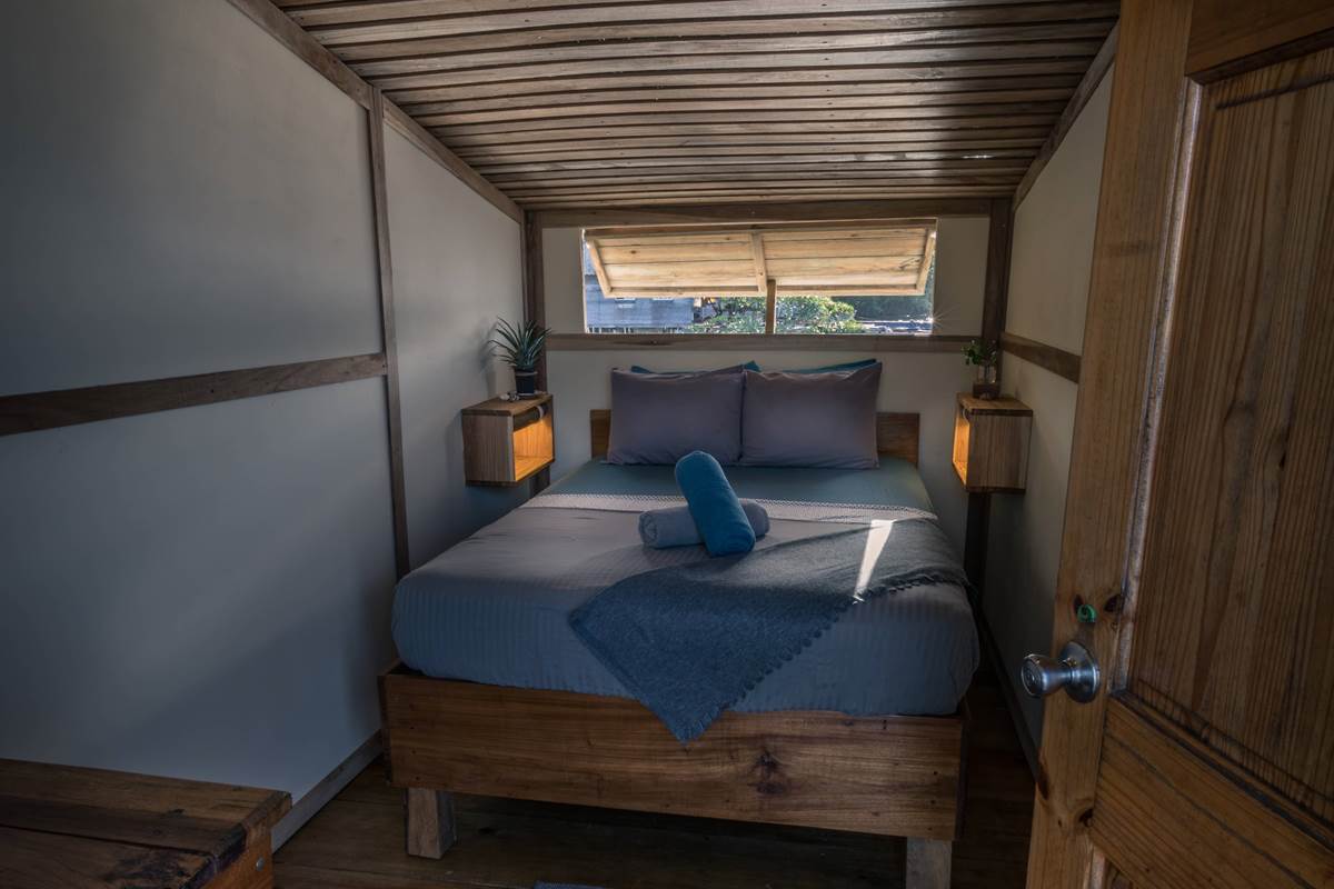 Cabinas Over The Sea Double Bed Shared Bathroom