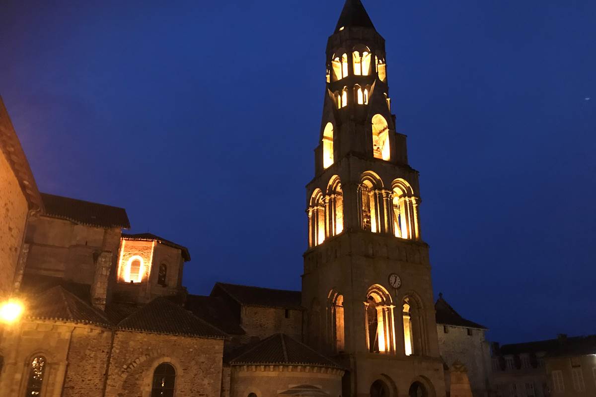 collégiale, randonnée, nouvelle-aquitaine, séjour, vacancesentreamis, limousin, découverte, médiéval