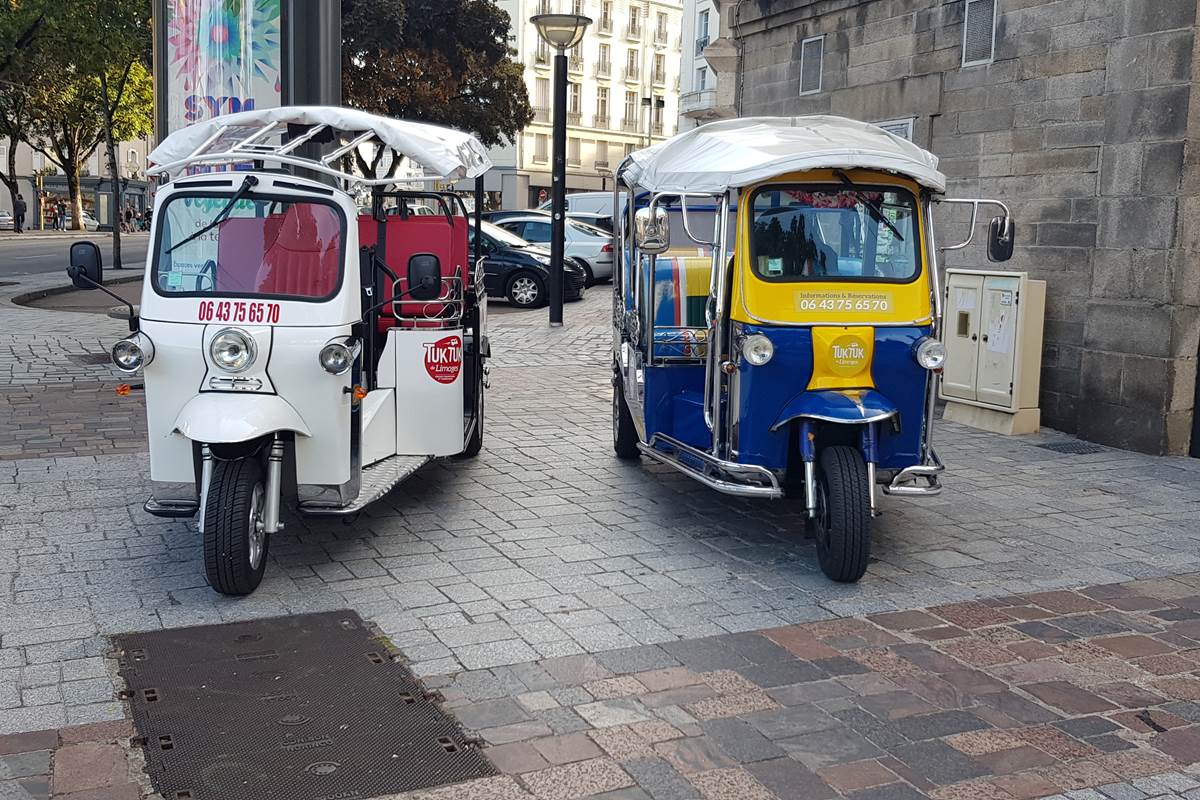 2 tuk tuk