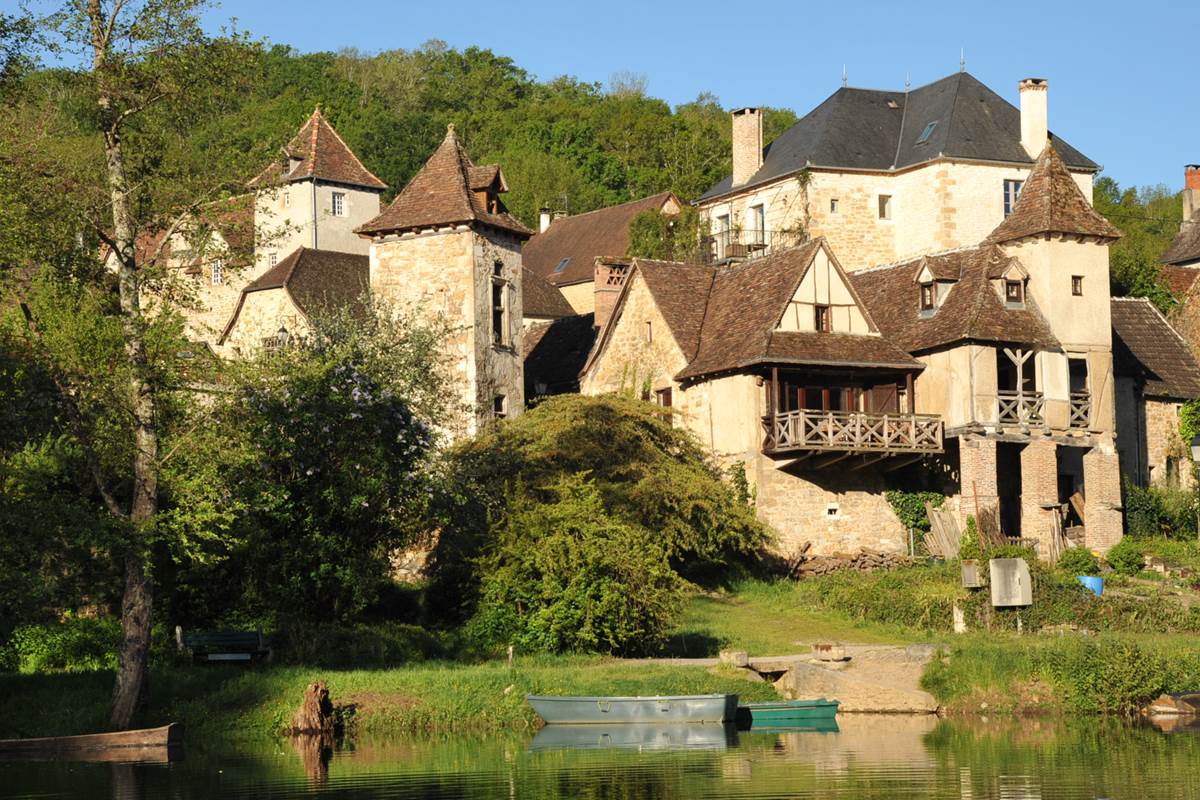 La Loggia et Le Balcon vus de La Dordogne