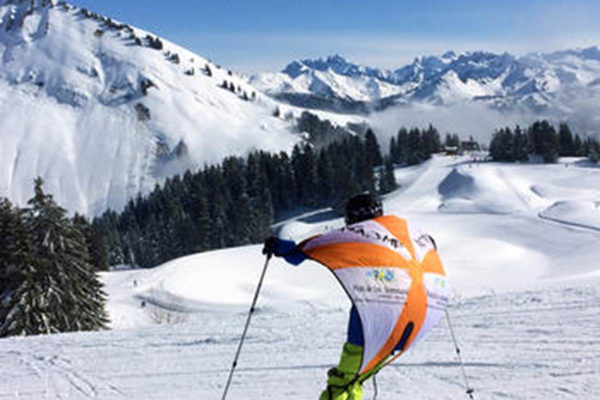 Praz de Lys Sommand Wingjump