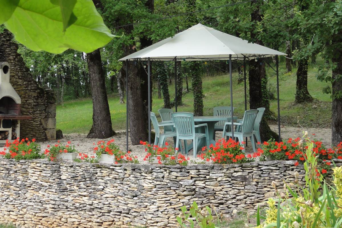 gazebo chambres d'hotes feuillantines dordogne