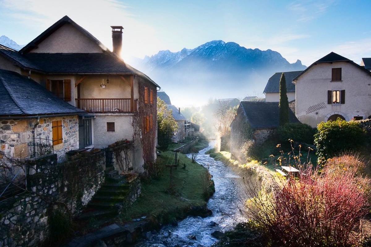 ruisseau-de-montagne-en-vallée-d-aspe