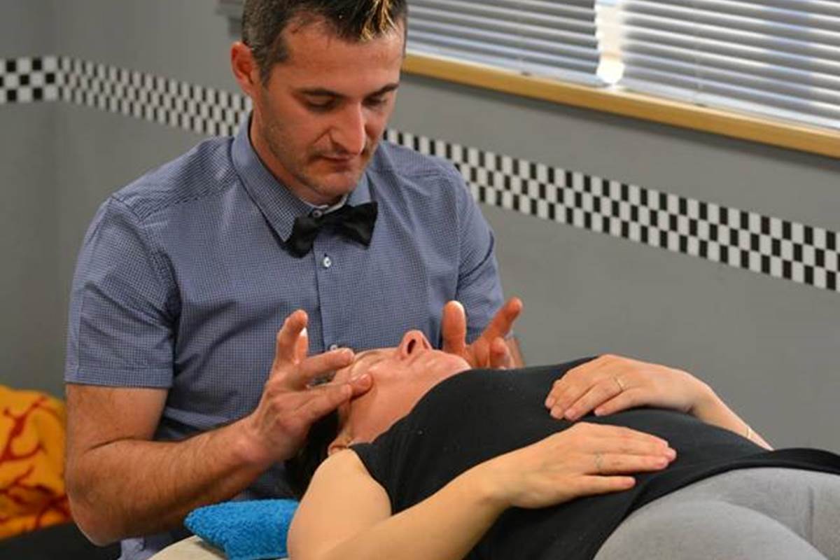 massage du visage avec José
