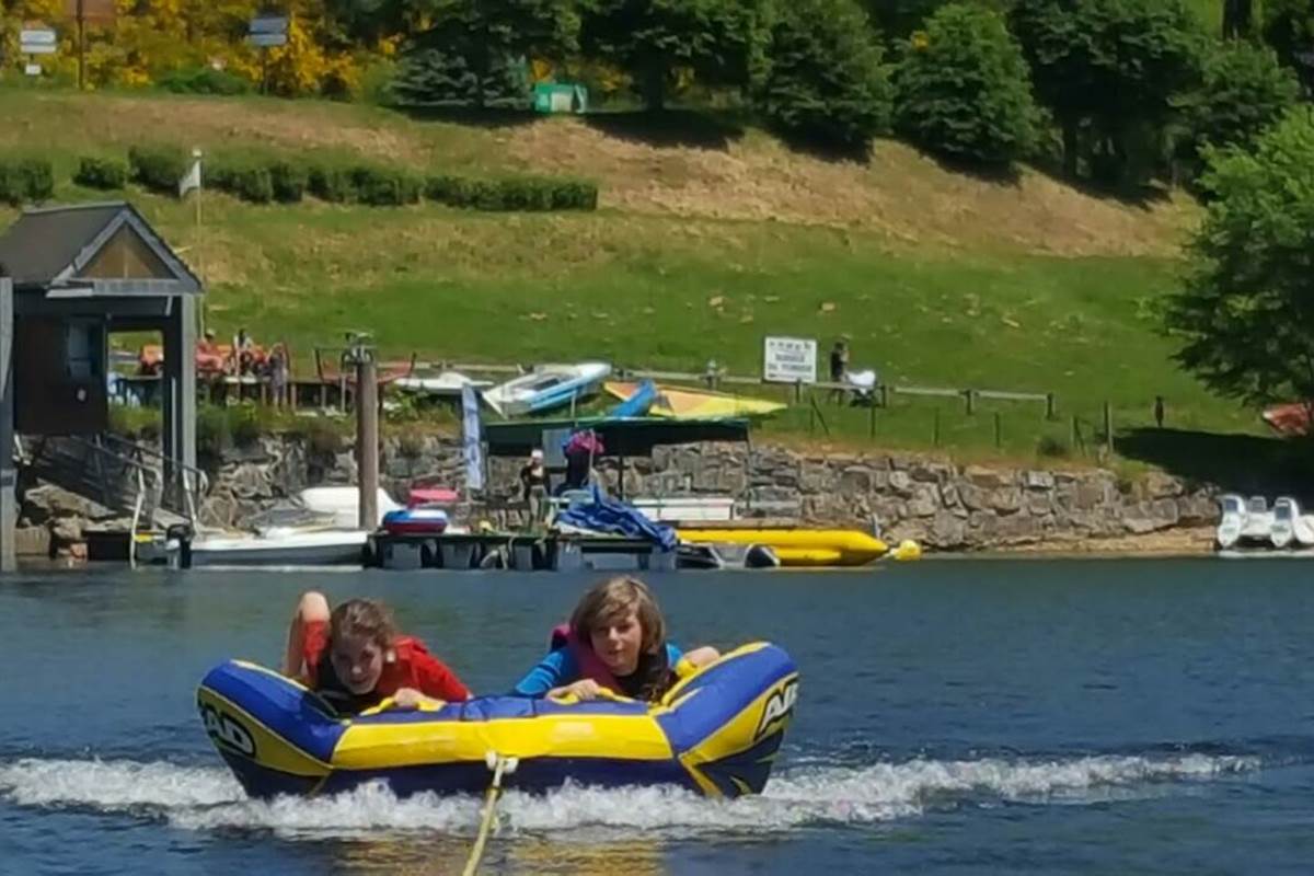 Lac à 3 kms pour la baignade et les activités nautiques