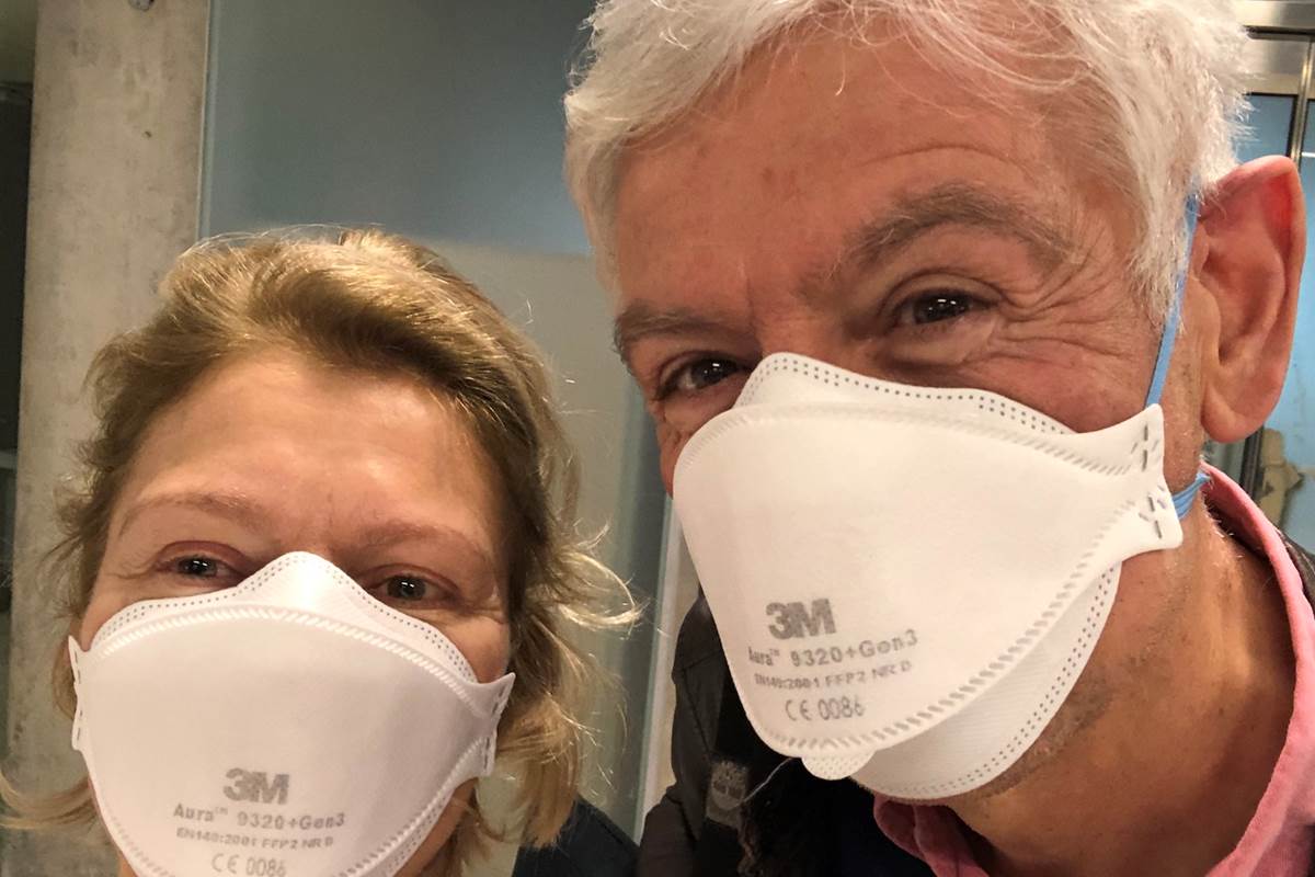 Nathalie et Bernard masqués