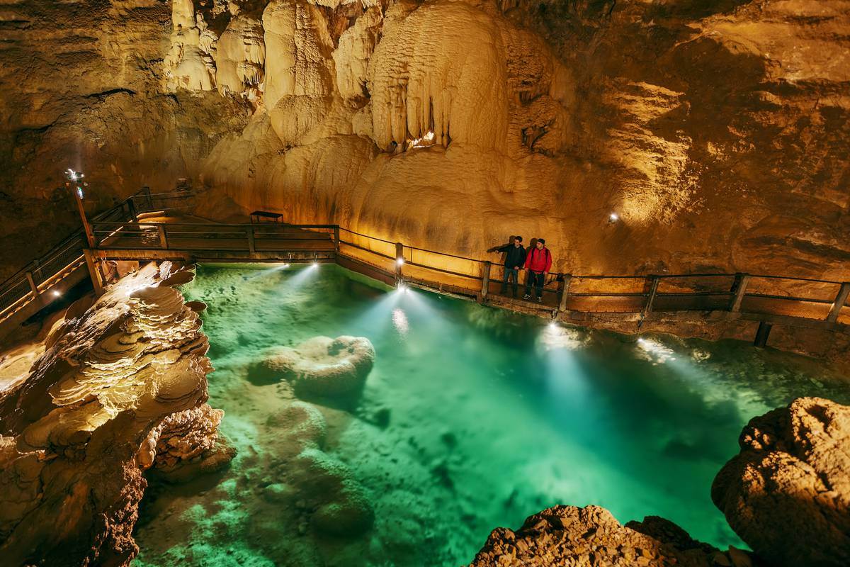 la_salle_du_grand_dome_-_le_lac_superieur_gouffre_padirac