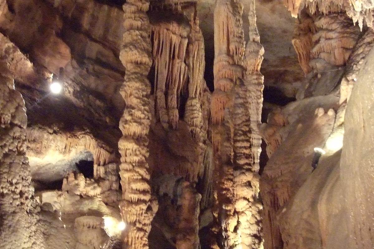 colonne_dhercule_grottes_de_presque_-_lot