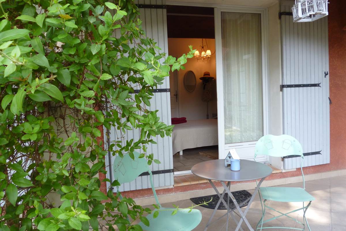 La terrasse de la chambre Griotte