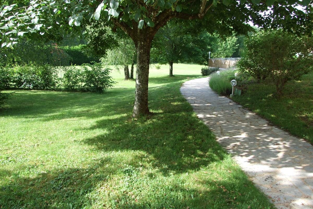 chambre-dhote-perigord-allee-feuillantines