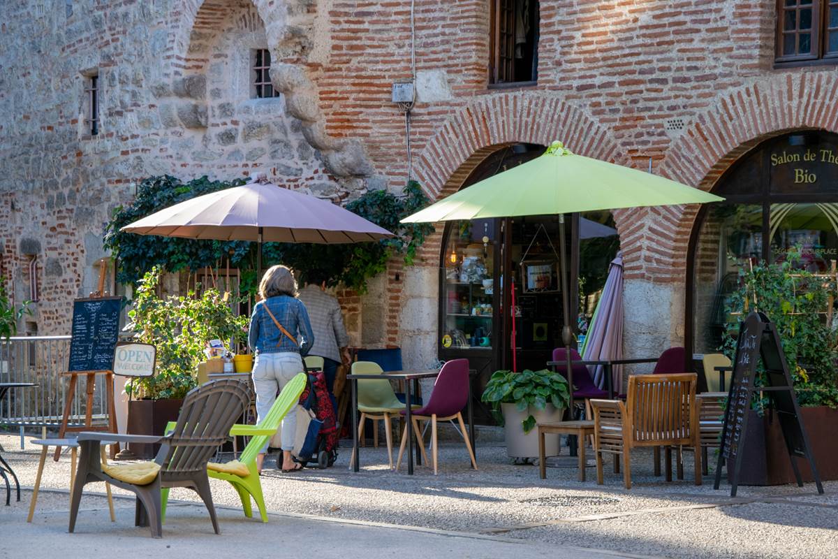 Terrasse rue Daurade à Cahors © Cyril Novello - Lot Tourisme