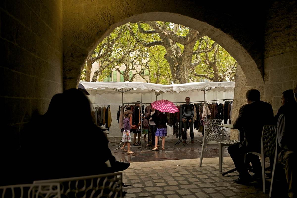 Le marché à Uzès