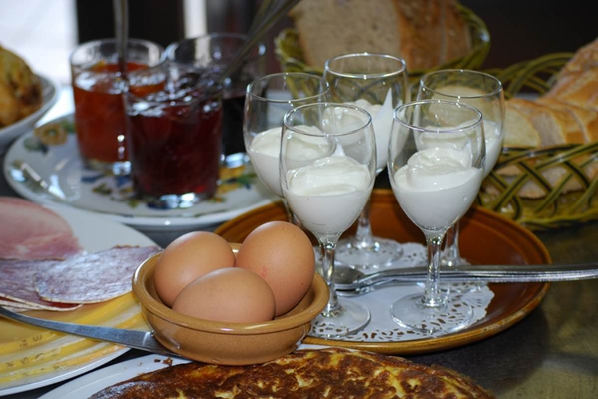 Petit déjeuner campagnard, gourmand au Ranch des Lacs 87120