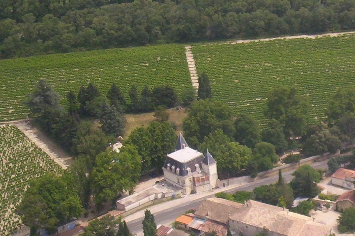 100_1197chateau avion
