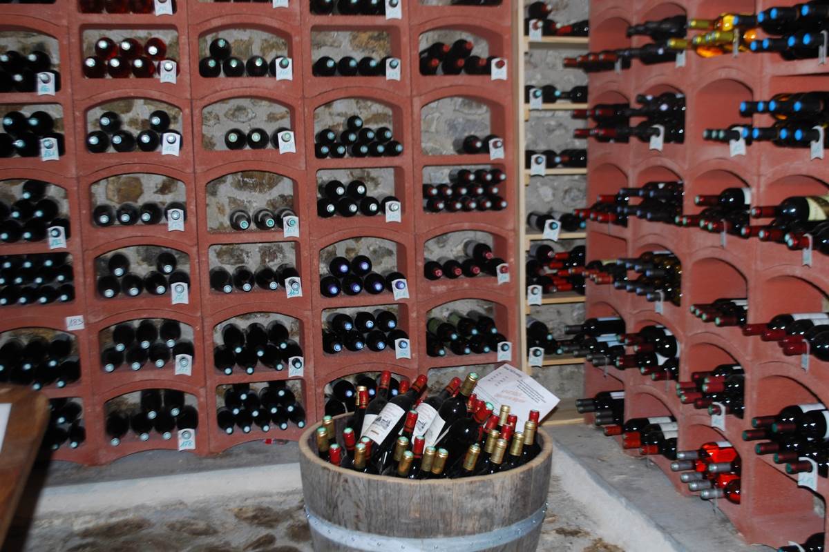 La Cave à vins du Ranch des Lacs Hôtel de Charme Augne