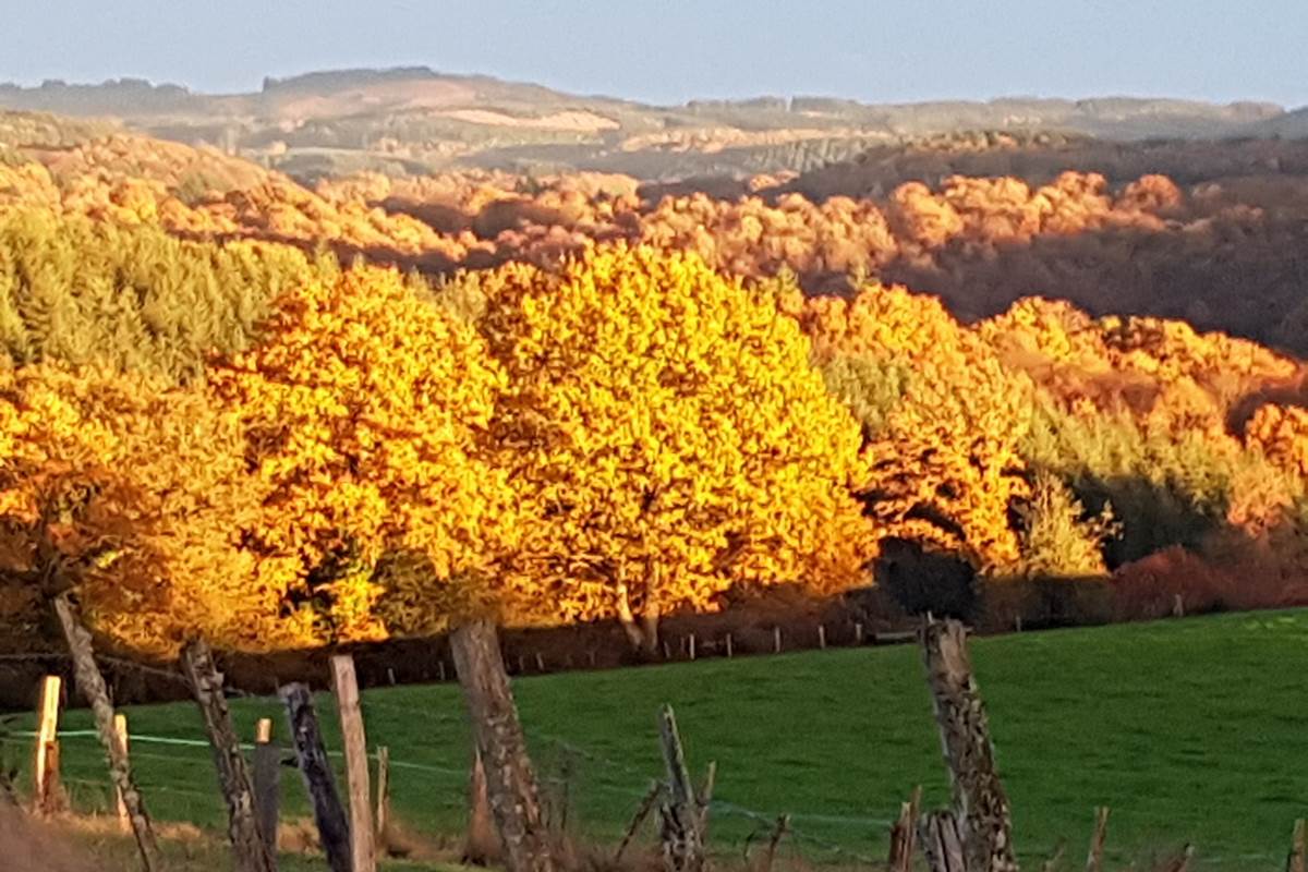lumières d'automne couché de soleil Le Ranch des Lacs hotel de charme