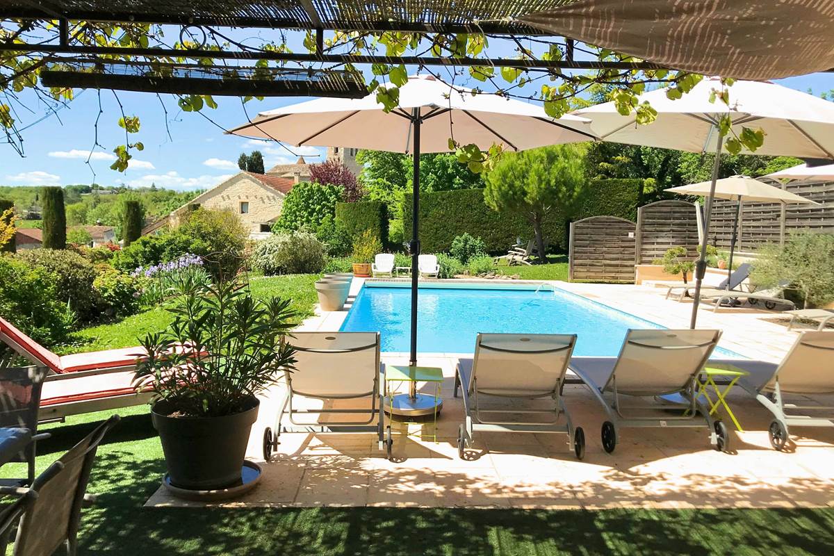 Domaine Côté Granges et son espace piscine