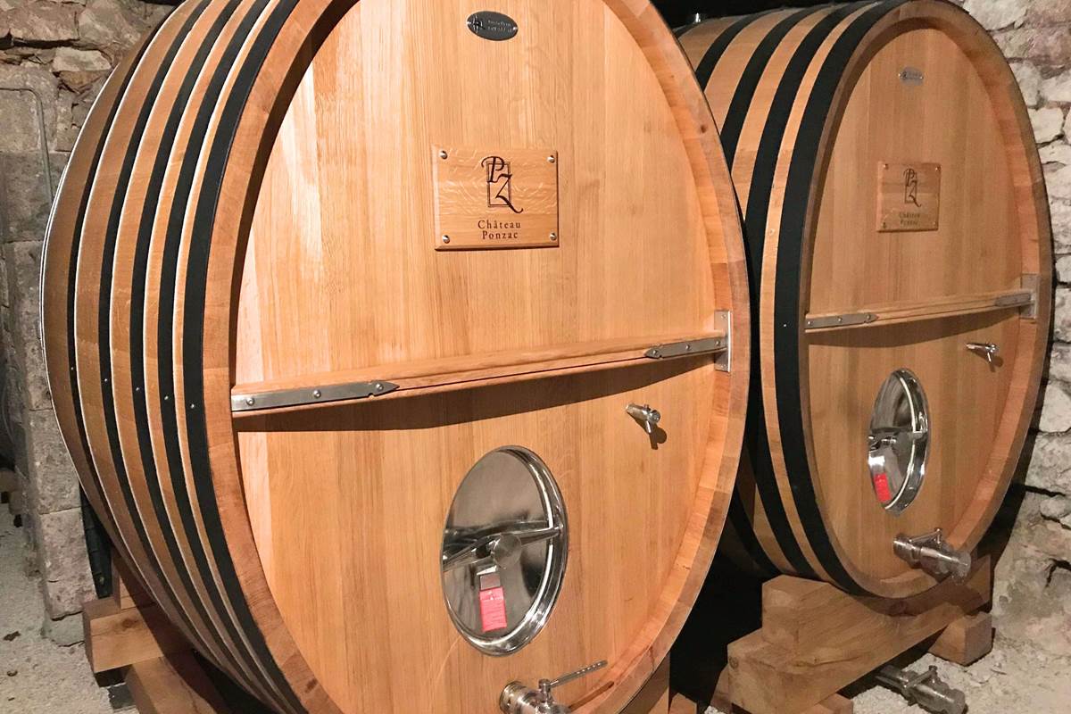 Le vieillissement du vin dans des foudres de chêne