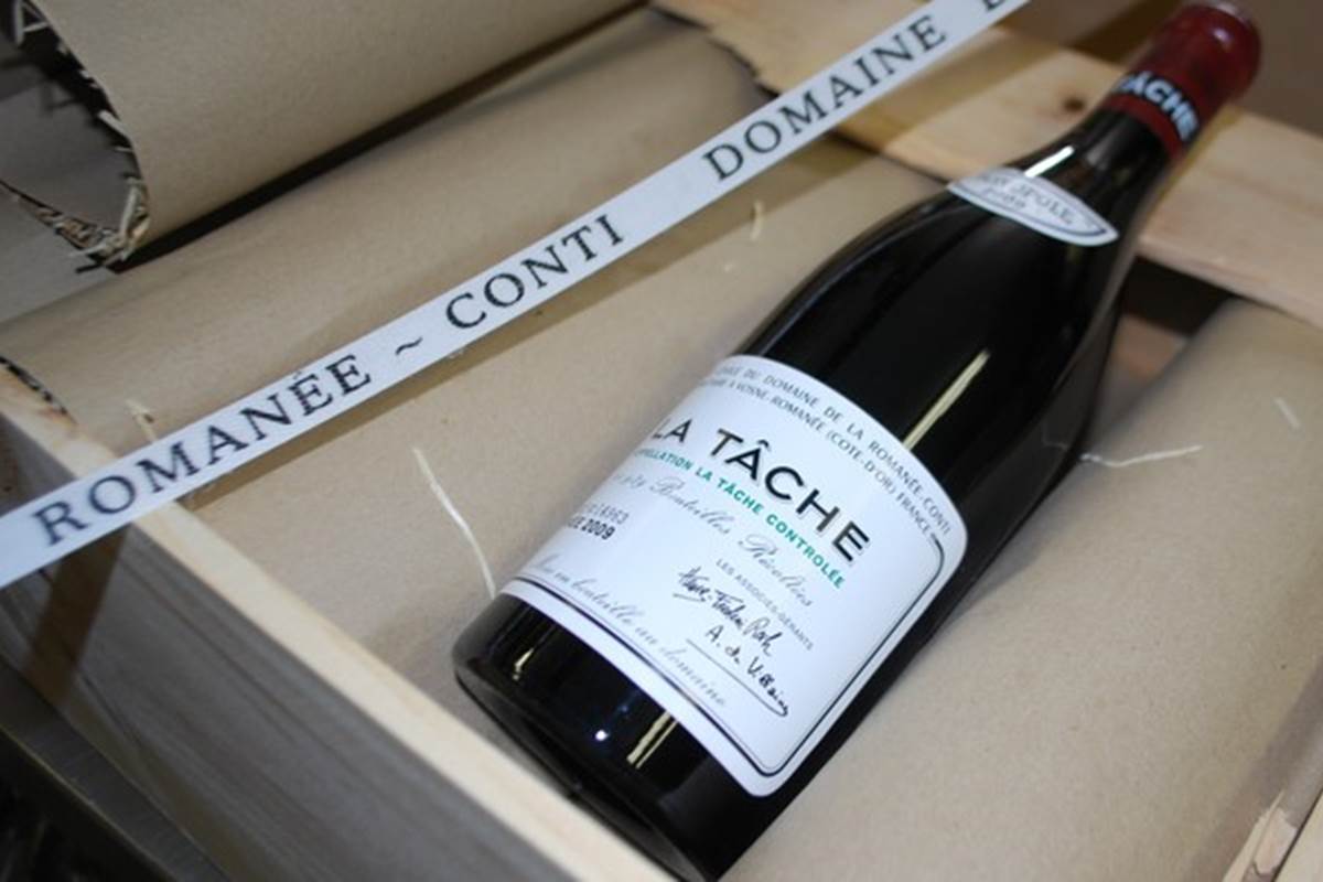 La Tâche du Domaine de la Romanée-Conti, un vin d'exception dans la Cave du Ranch des Lacs