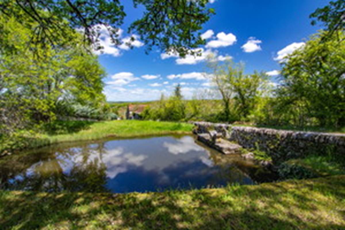 Lac et lavoir à Limogne
