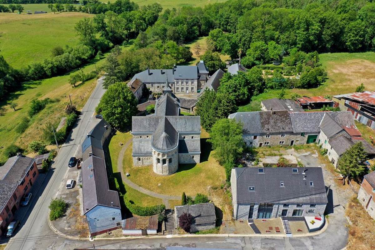 Vue partielle de Xhignesse - façade de La Grange de David