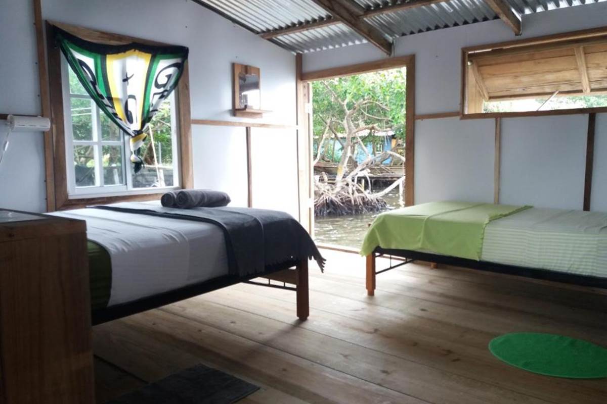 Cabinas Over The Sea Triple occupancy Shared bath