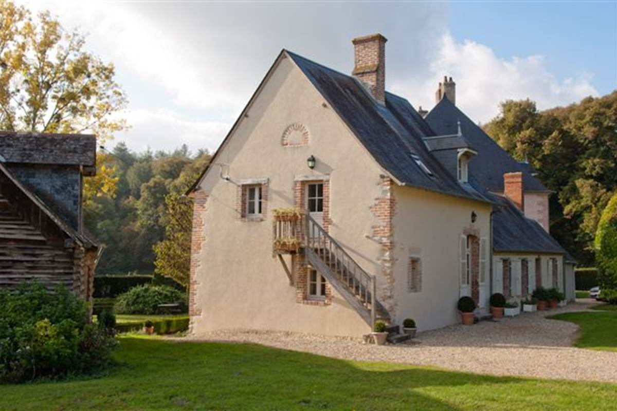 L'Annexe chambre du 1er étage avec escalier indépendant