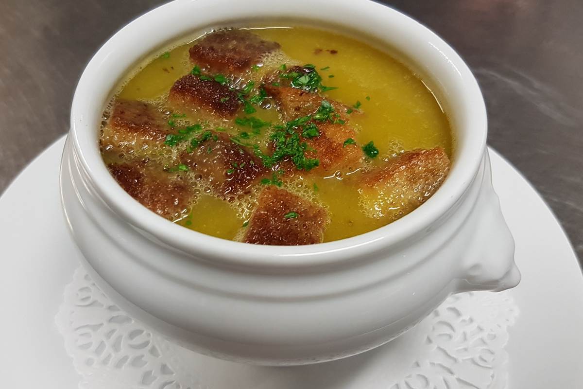 potage de saison aux croûtons de pain Le Ranch des Lacs
