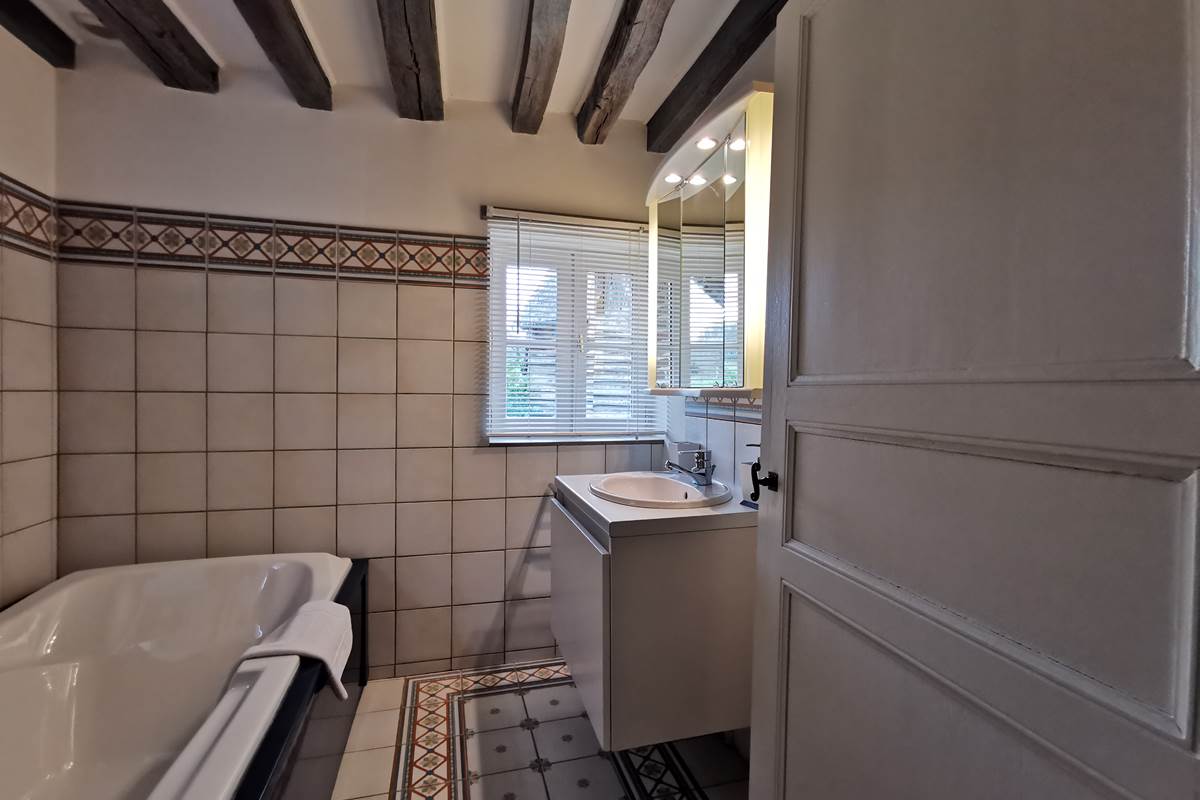 l'Annexe la salle de bains de la suite familiale