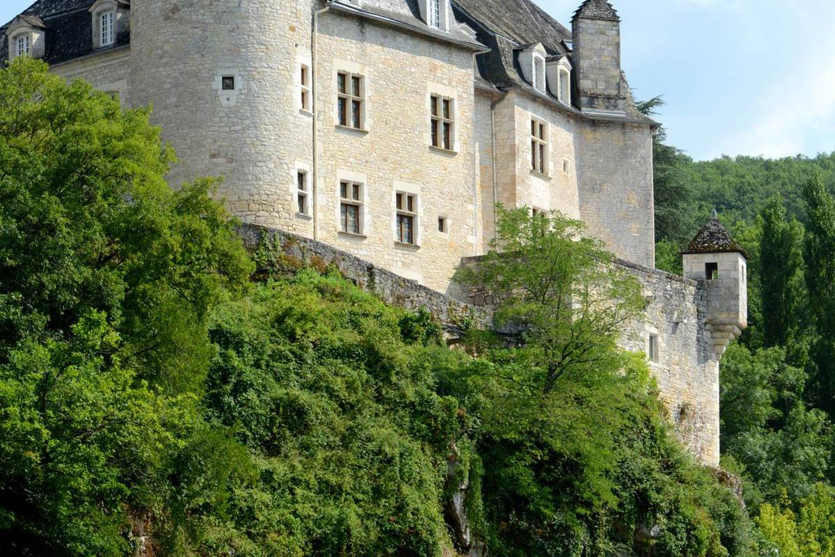 canoe_sur_la_dordogne_au_chateau_de_la_treyne_-_lot
