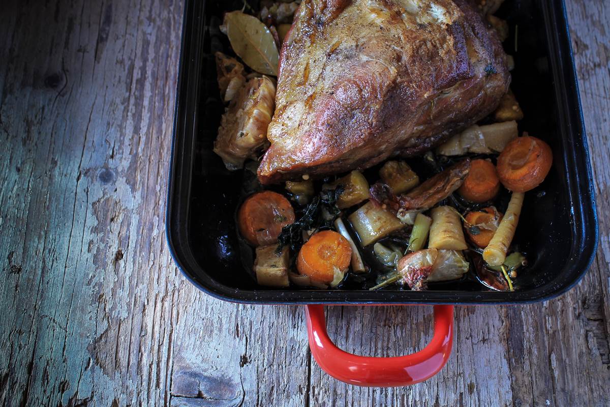 Agneau de la ferme aux petits légumes du potager