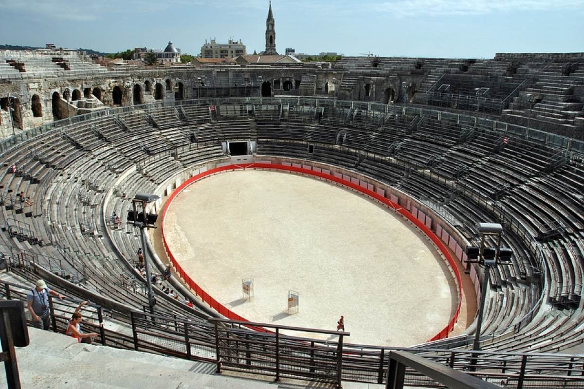 amphitheatre-929948_960_720