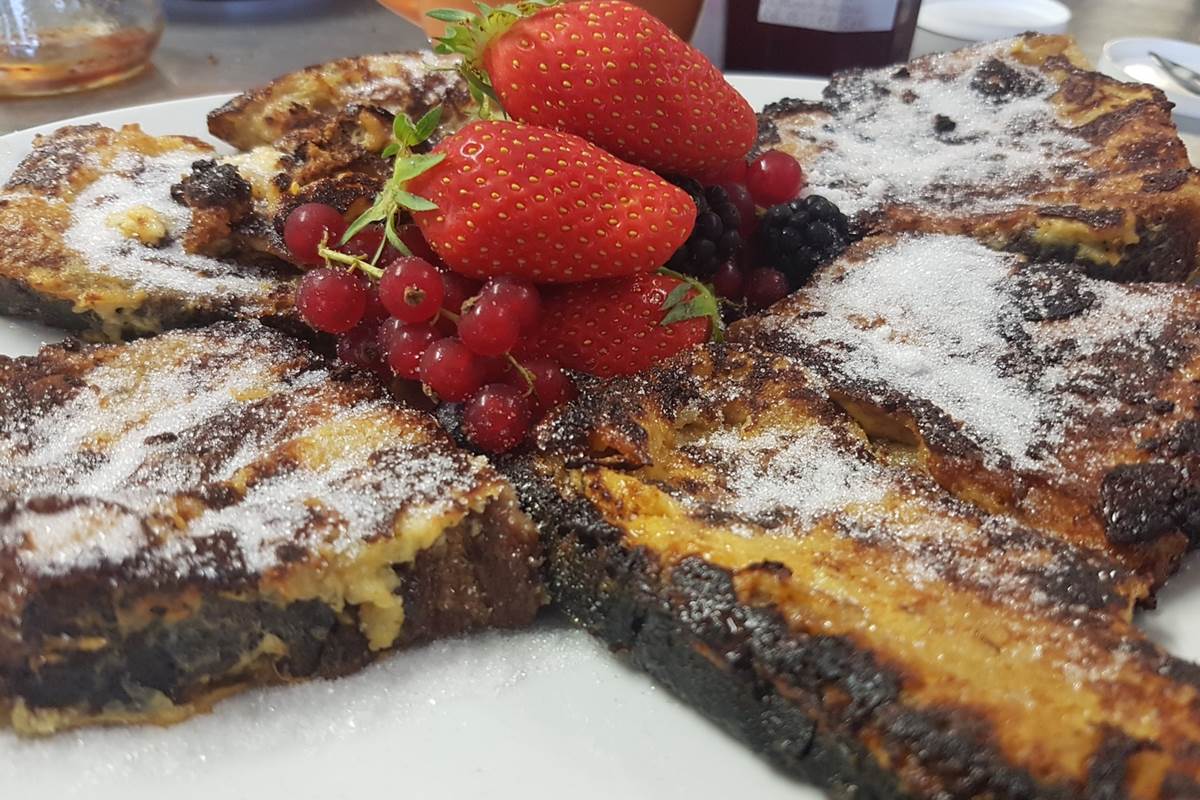 pain perdu -Brunch Petit Déjeuner Gourmand Le Ranch des Lacs hôtel 87120